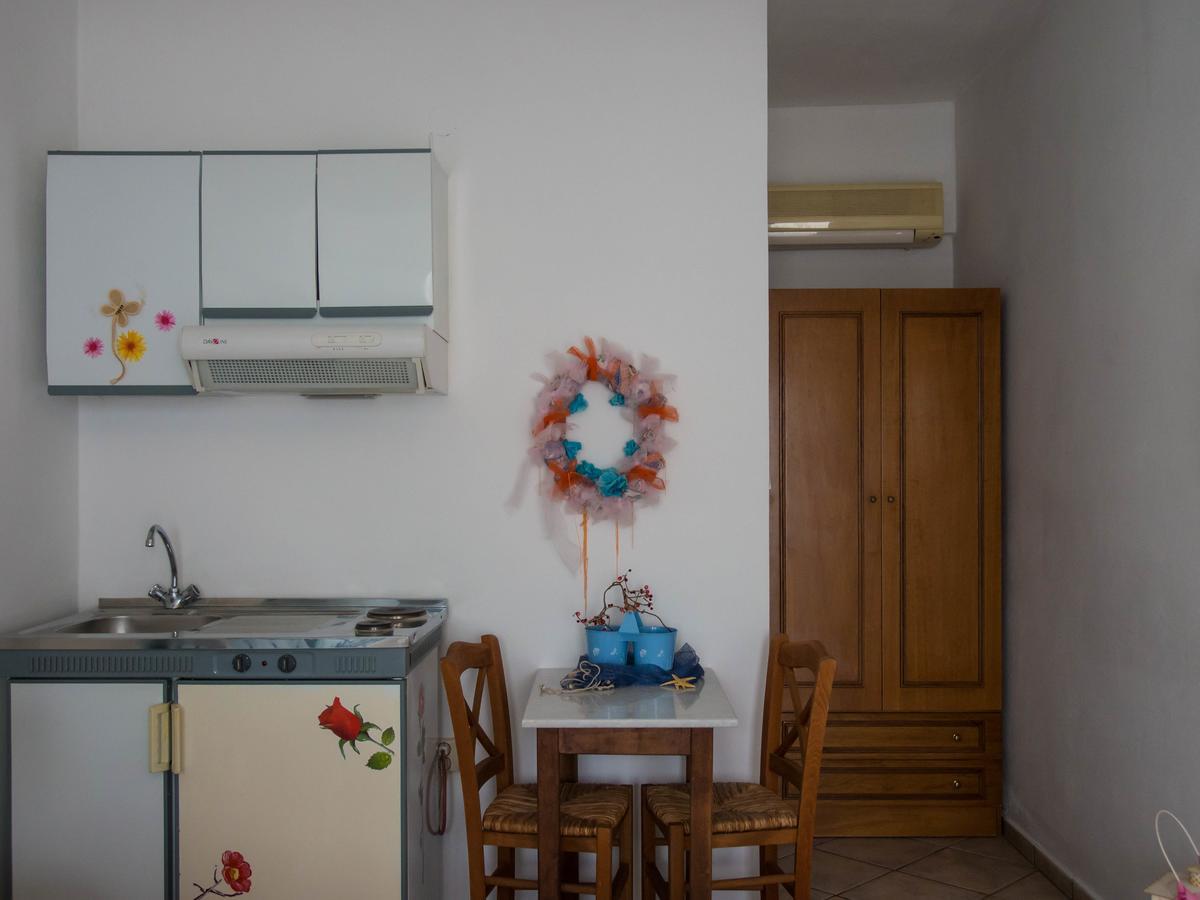 Manos Apartments Mégas Yialós-Nítes Екстериор снимка