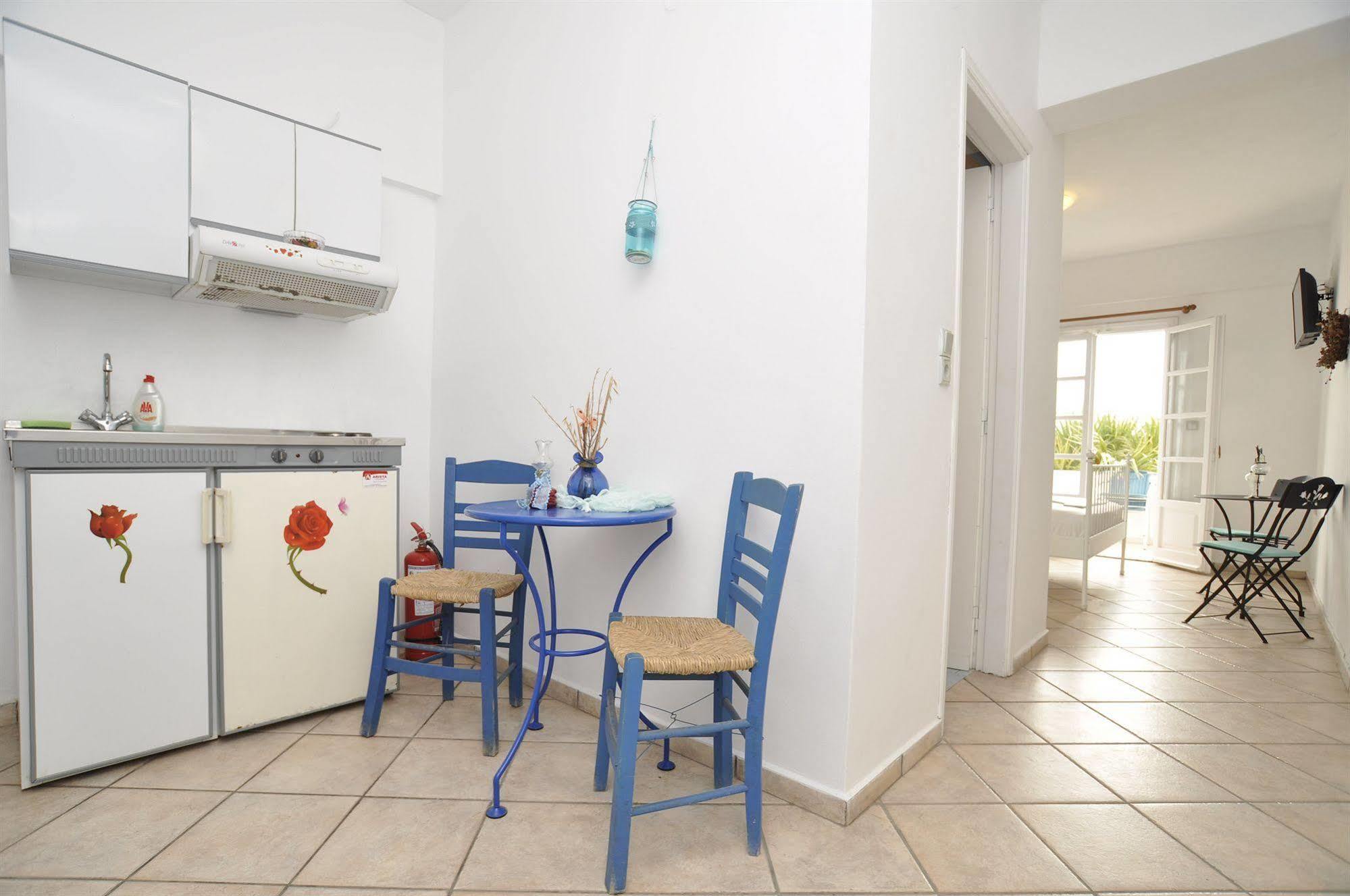 Manos Apartments Mégas Yialós-Nítes Екстериор снимка