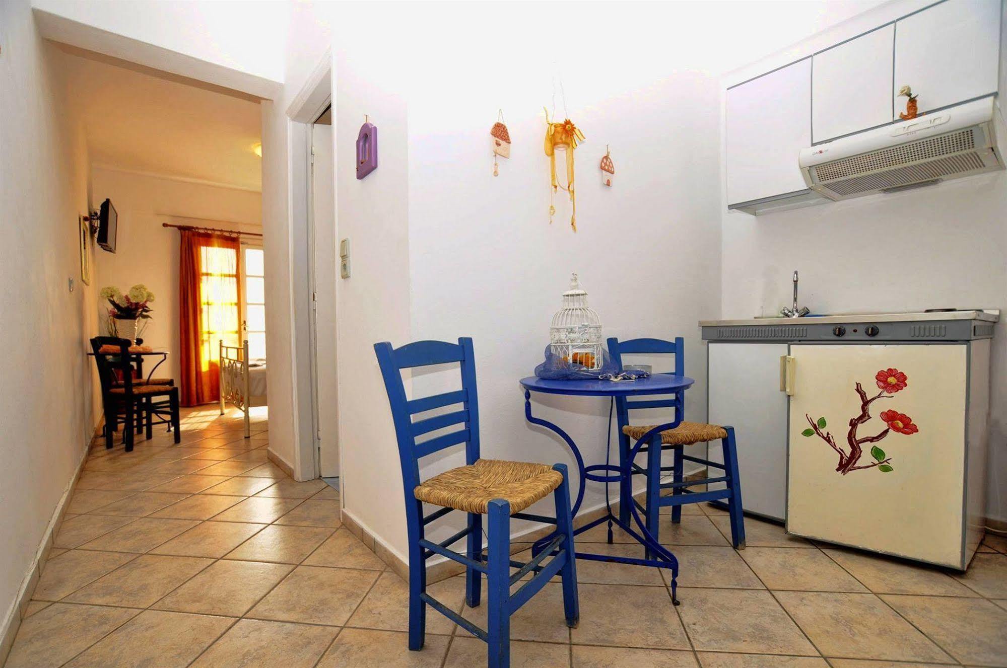 Manos Apartments Mégas Yialós-Nítes Екстериор снимка